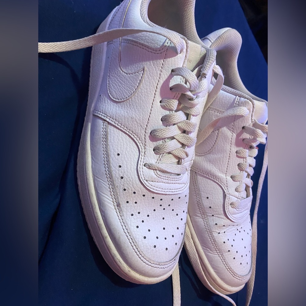 women’s nike courts